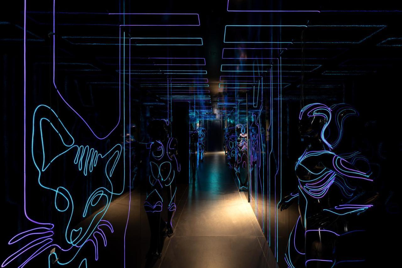 Five Zurich - Luxury City Resort Eksteriør bilde The "Neon Labyrinth"
